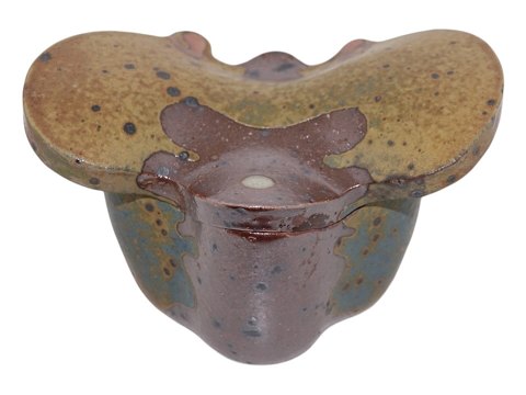 Bente Hansen art potteryLidded box shaped as a butterfly