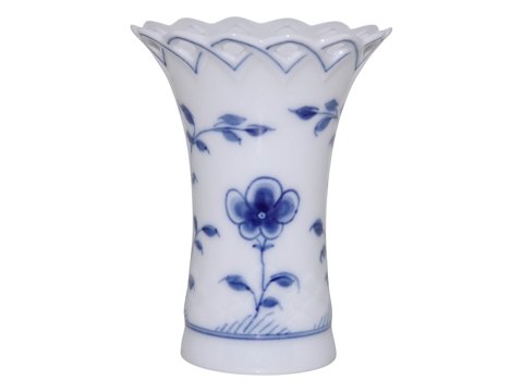 ButterflySmall vase with pierced border