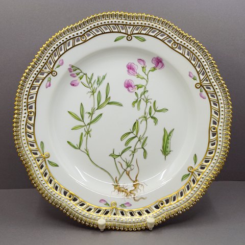 Royal Copenhagen, Flora Danica; Dinner plate #3553