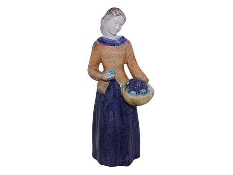 Art pottery figurines