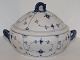 Bing & Grondahl 
Blue 
traditional 
(Blue Fluted), 
lidded bowl.
The factory 
mark shows, 
that ...