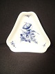 Blue Flower 
Braided.
 small 
triangular 
shaped dish.
 Royal No 
8278th
 Royal 
Copenhagen
