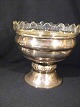 Frugtopsats 
silver stain.
 with glass 
bowl effort by 
Holmegaard.
 price Dkr. 
595, -
