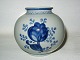 Royal 
Copenhagen 
Tranquebar, 
Kuglerund Vase
Dek. No. 11 /  
1163
Height 11.5 
cm.
Nice ...