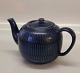 Royal 
Copenhagen 2225 
Blue Tea pot  
(2225) 15 x 24 
cm ca 1940-1943 
 Aluminia 
Faience
Will go ...