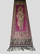 Beautiful silk 
tablecloth.
Silk with Gold 
Threads
Length: 210 cm 
Width: 48 cm
price dkk. 
450, -