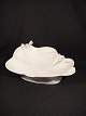 Table platter 
shaped like 
leaf with 
empire loop as 
a handle.
 Length: 27 cm 
width: 24 cm.
 ...