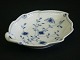 Large 
leaf-shaped 
cake plate no. 
199
Length 25 cm
Good condition