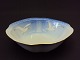 Small square 
potato bowl 
with special 
corners no 575
Size 23 x 23 
cm
Nice condition