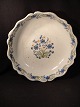 
French 
fajanceskål 
With Polychrome 
decoration in 
the form of 
flowers. 
with Old 
Clinchings. ...