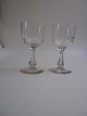 1 pair of 
Holmegaard 
Derby red wine 
glasses, 
approx. 1930.
16cm. high and 
8.3cm wide.