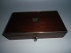 Short Box in 
mahogany with 
brass edge and 
small inlaid 
map - filled 
with chips, 
France approx. 
1920