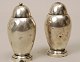 Salt and pepper 
set in silver, 
Denmark, 1947.
Stamped, deco 
form.
&nbsp;Weight: 
77 ...