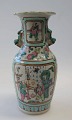 Chinese vase, 
19th century. 
Tao-Kwang 1821 
- 1850. Famille 
verte. 
Polychrome 
decorated. With 
...