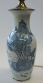 Chinese vase, 
19 .. century. 
Redone to 
light. Blue 
Traditional 
porcelain. 
Decorated with 
...
