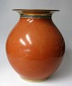 Craquele vase, 
Royal 
Copenhagen, 
Denmark, 1936. 
Gray porcelain 
painted in red 
and gilt. 
Stamped: ...
