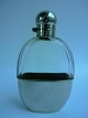 Flask with 
stain crew and 
faceted glass, 
England approx. 
1880. 
15cm. high.