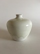 Rørstrand Art 
Nouveau Vase 
Krystal glasur 
lysegrøn/hvid. 
Måler 14,5cm.