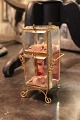 Gammelt Fransk 
smykkeskrin fra 
sidst i 1800 
tallet.
Skrinet er 
lavet af bronze 
og glas.
Højde ...