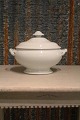 Old French oval 
soup tureen 
with lid in 
white 
porcelain. The 
soup tureen has 
handles 
and fine ...