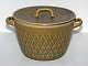 Bing & Grondahl 
/Nissen/Kronjyden 
Relief 
stoneware, 
larger pot with 
lid and 
handles.
Designed ...