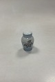 Bing and 
Grondahl 
Falling Leaves 
Pepper Shaker 
No. 52 B. 
Measures 7 cm / 
2.75 in.