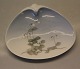 Royal 
Copenhagen 
78-938 RC Art 
Nouveau Tray 
with white 
flower 15 x 15 
cm In mint and 
nice condition
