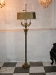 Old  gilded 
bronze lamps. 
Height 170 cm. 
Erection new 
electricity. 
From ca 1900.