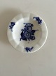 Royal 
Copenhagen Blue 
Flower Angular 
Butter Cup No 
8554. Measures 
9.5 cm / 3 
47/64 in.