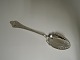 Antique Rococo. 
Silver (830). 
Strawberry 
spoon. Length 
26 cm. Produced 
20 cm.