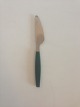 Georg Jensen 
Stainless Green 
Strata Lunch 
Knife. Measures 
17.8 cm / 7 
1/64 in.