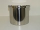 Arne Jacobsen.
Stelton 
Cylinda Line, 
small ice 
bucket.
Dimeter 13.5 
cm., height 
11.5 ...