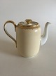 Bing & Grondahl 
Dumas Coffee 
Pot No 91A. 18 
cm H (7 3/32").