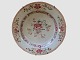 Chinese 
porcelain with 
family rose 
decoration 
Diameter: 31 
cm
Chien-Lung 
1736/95
