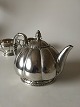 Georg Jensen 
Tea Set No 26 
in Silver with 
early marks. 
From 1904-1908. 
Teapot 1 l. 
Weighs 532 ...