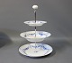 Cake 
centrepiece in 
Empire by B&G. 
The centrepiece 
is in great 
condition.
H - 35 cm and 
Dia - ...