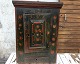 Older almue 
cupboard with 
flower painting 
88cmH / 63cmB / 
23cmD * 
Age-related 
patina *