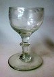 Wine glass with 
oak grinding, 
19th century. 
Denmark. 
Height: 11.2 
cm.