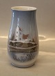 Bing and 
Grondahl B&G 
1302-6210 Vase 
Village Church 
17.5 cm Marked 
with the three 
Royal Towers 
...