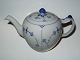 Royal 
Copenhagen Blue 
Mussel painted, 
teapot.
Early version 
painted in 
Denmark.
Decoration ...