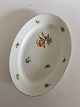 Bing & Grondahl 
Saxon Flower 
Oval Serving 
Dish No 15. 
Measures 41 cm 
x 28.5 cm dia.