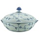 Royal 
Copenhagen 
porcelain. 
Royal 
Copenhagen, 
blue fluted; 
A round lid 
dish of 
porcelain ...