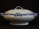 Blue Olga from 
Willeroy & Boch 

Oblong lidded 
dish
Length 29 cm
Nice condition