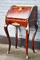 French Louis XI 
style bureau de 
dame. Rosewood. 
19th century. 
With bronze. 
With oblique 
writing ...