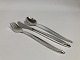 Children's 
cutlery 
consisting of 
fork, knife and 
spoon in 
hallmarked 
silver.
Fork - 17 ...