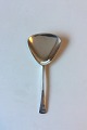 Jens Harald 
Quistgaard 
Tjorn Sterling 
Silver Serving 
Spoon. Measures 
19.3 cm / 7 
19/32"