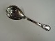 Evald Nielsen. 
Silver (830). 
No. 13. Serving 
spoon. Length 
22 cm. Produced 
1924.