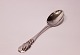 Dessert spoon 
in other 
pattern stamped 
Graeser and of 
hallmarked 
silver.
18 cm.
