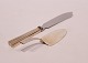 Cake knife and 
cake server in 
Derby 7.
If single 
items are to be 
purchased 
please contact 
us ...
