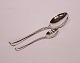 Dinner spoon 
(450 DKK) and 
tea spoon (150 
DKK) in Kent. 
Ask for number 
in stock.
19 cm and 11,5 
cm.